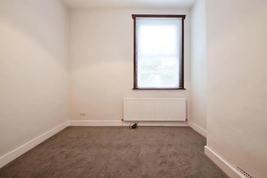 Lea Bridge Road, Leyton, E10, photo 7