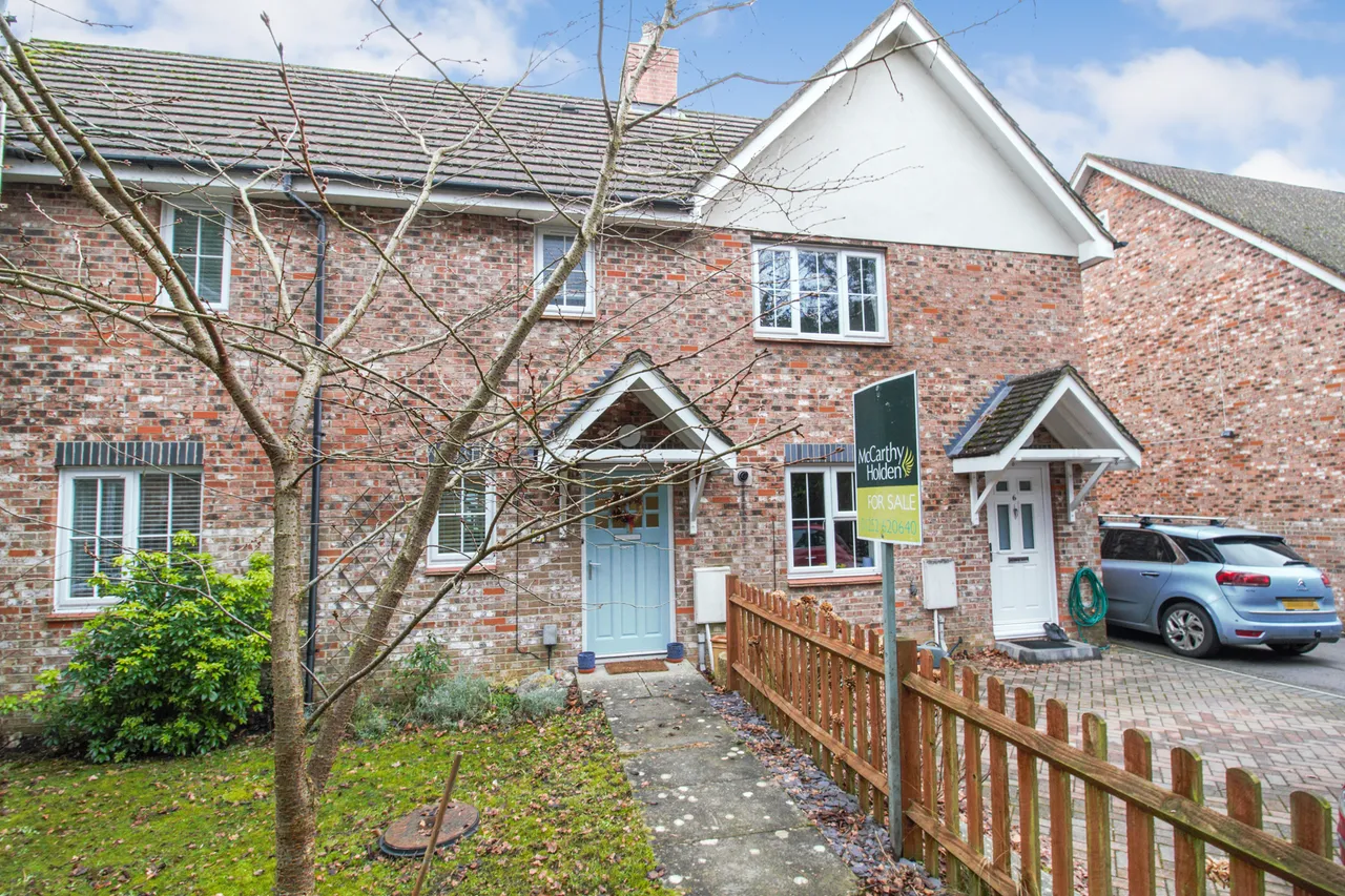3 bed house for sale — Lyndhurst Road, Fleet, GU51 1EH