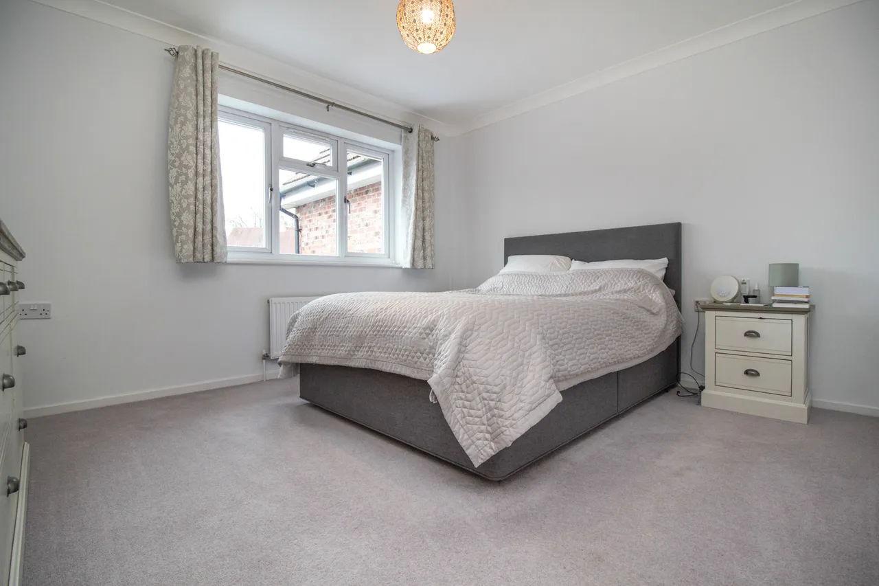 Lyndhurst Road, Fleet, GU51 1EH, photo 12