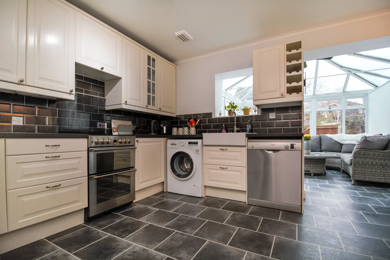 Lyndhurst Road, Fleet, GU51 1EH, photo 6