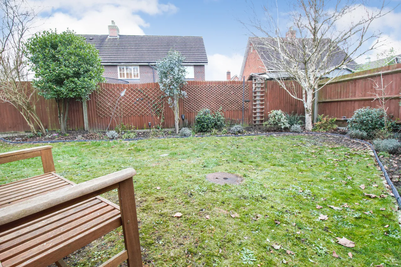 Lyndhurst Road, Fleet, GU51 1EH, photo 18