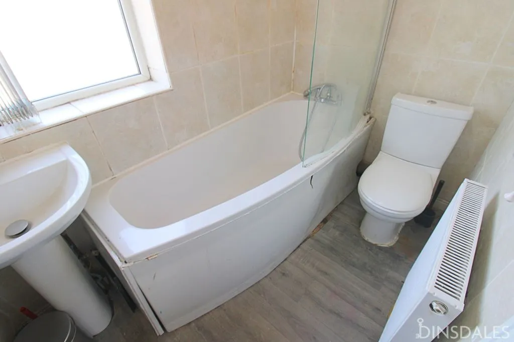 Upper Woodlands Road, Bradford BD8 9JE, photo 4