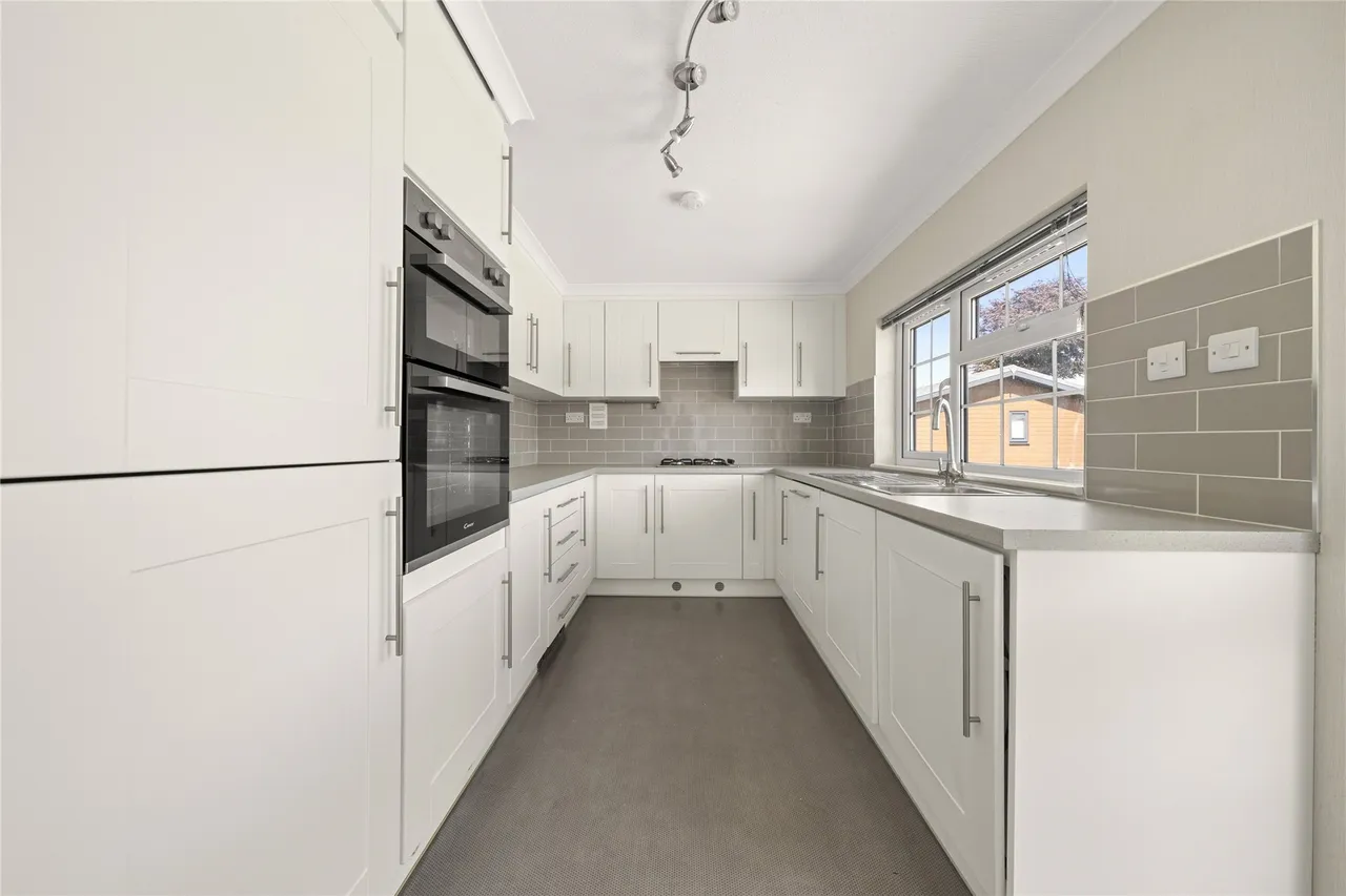 Chertsey Lane, Staines-upon-Thames, Surrey, TW18, photo 15