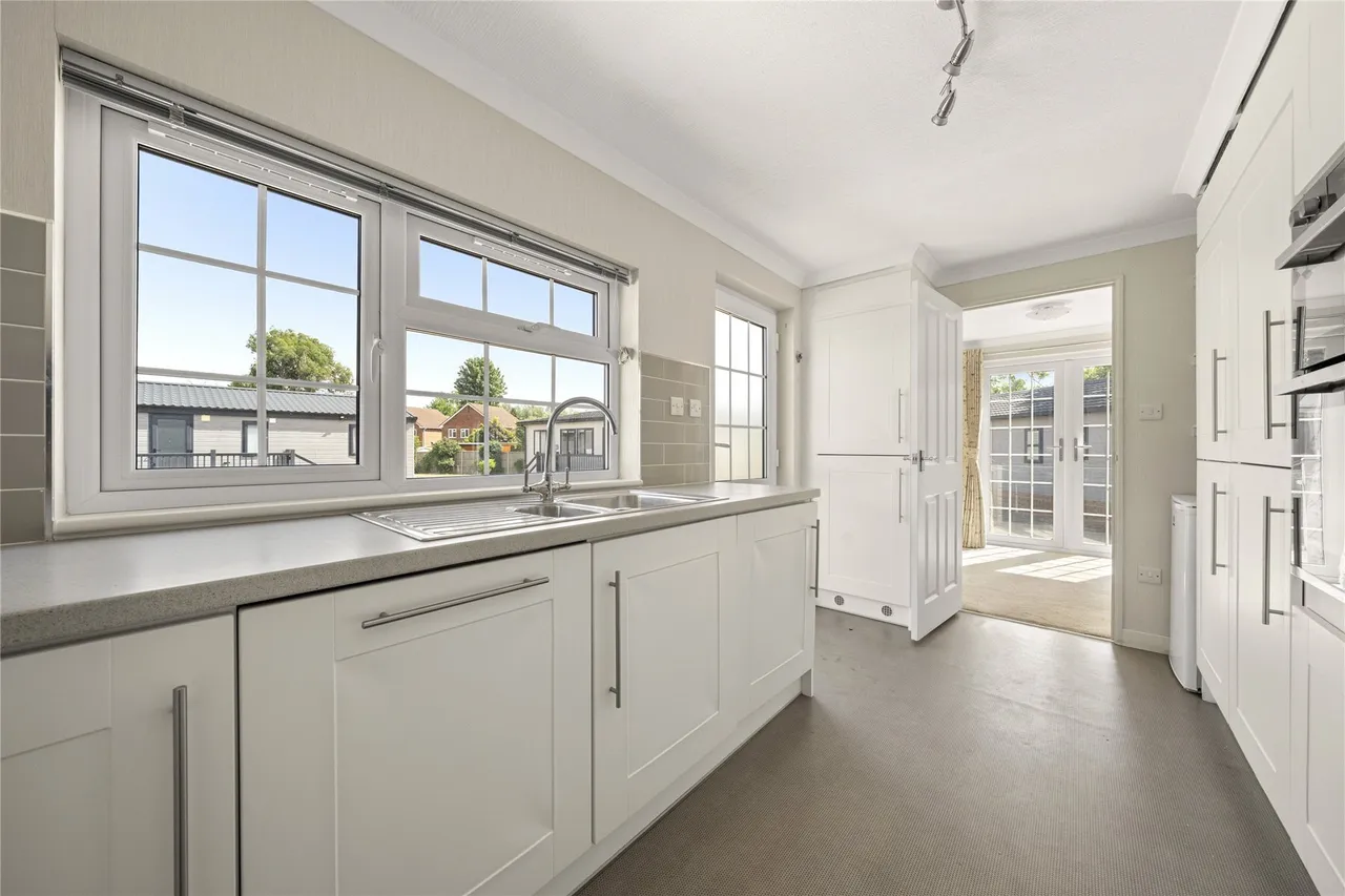 Chertsey Lane, Staines-upon-Thames, Surrey, TW18, photo 16