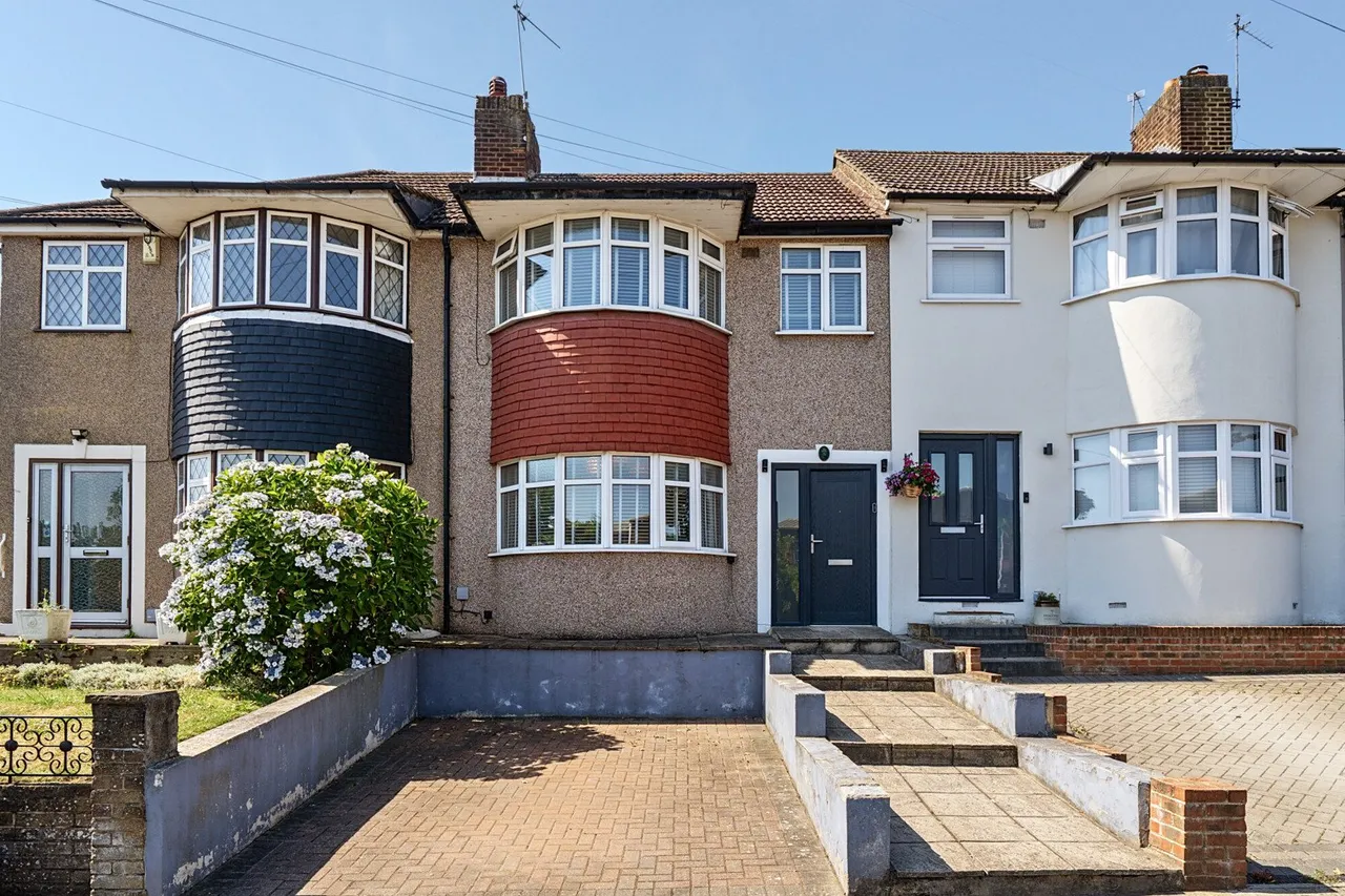 3 bed house for sale — The Green, DA16