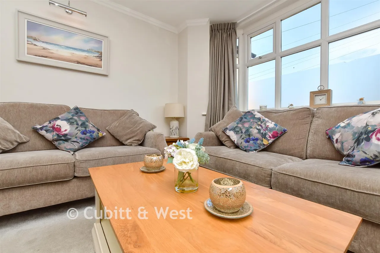Tattenham Grove, Epsom, KT18, photo 7
