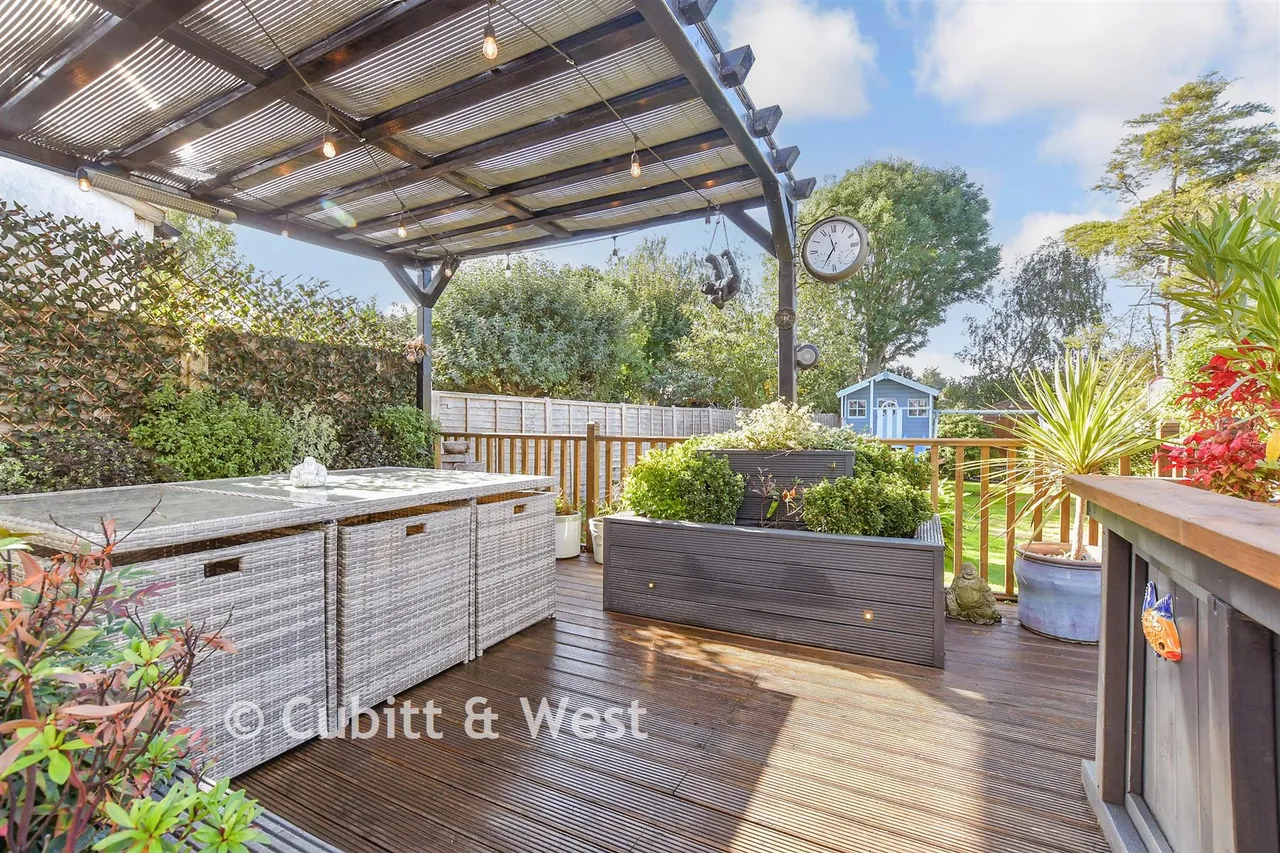 Tattenham Grove, Epsom, KT18, photo 2