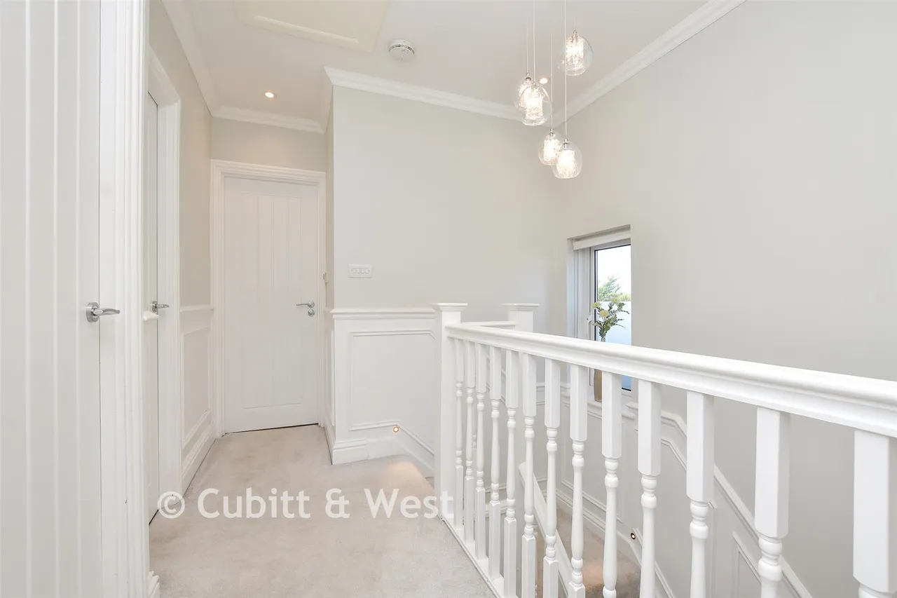 Tattenham Grove, Epsom, KT18, photo 16