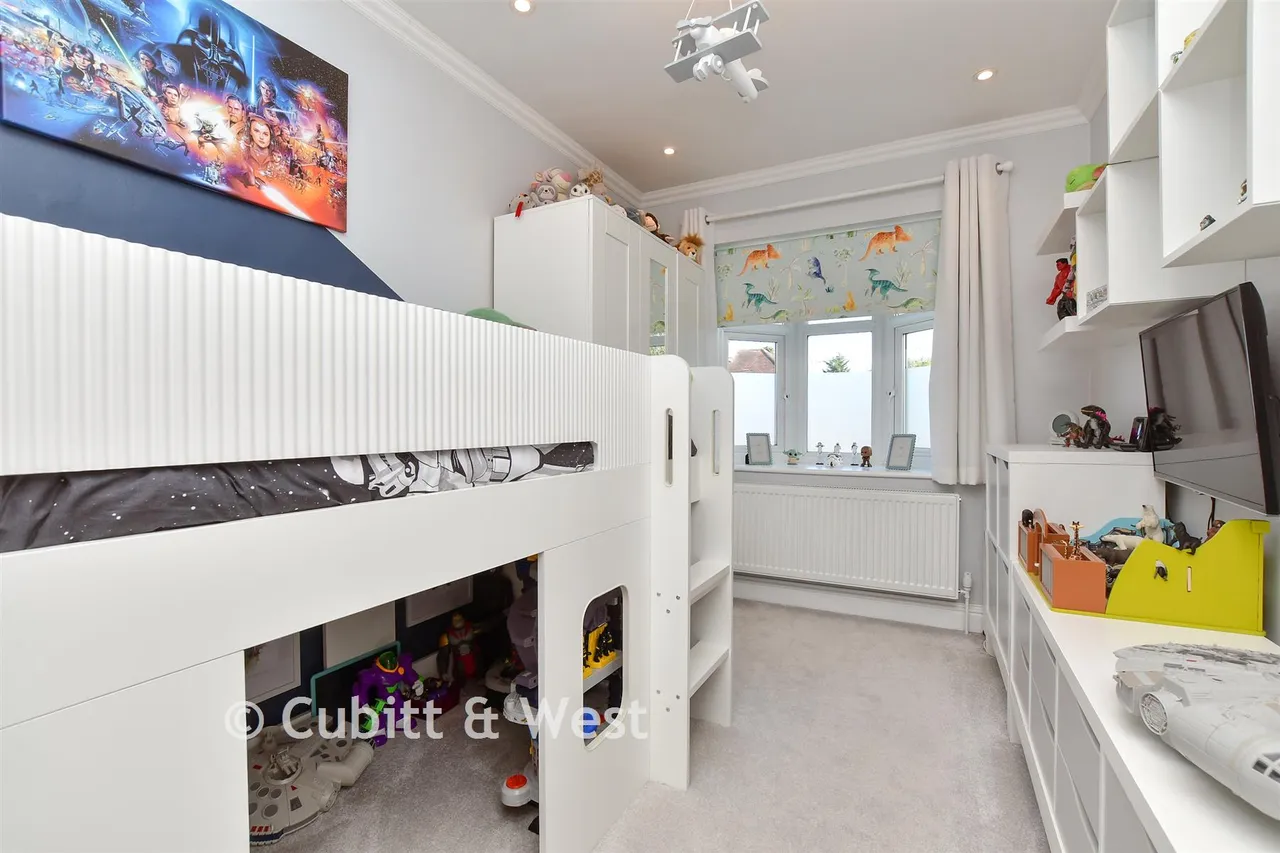 Tattenham Grove, Epsom, KT18, photo 19