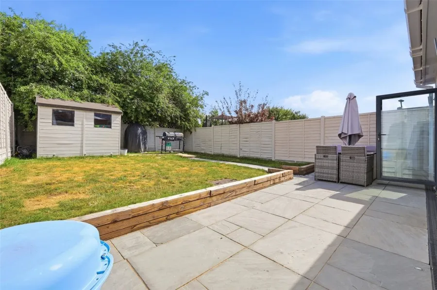House Under Offer with 3 bedrooms in Bishop's Stortford, CM23, photo 19