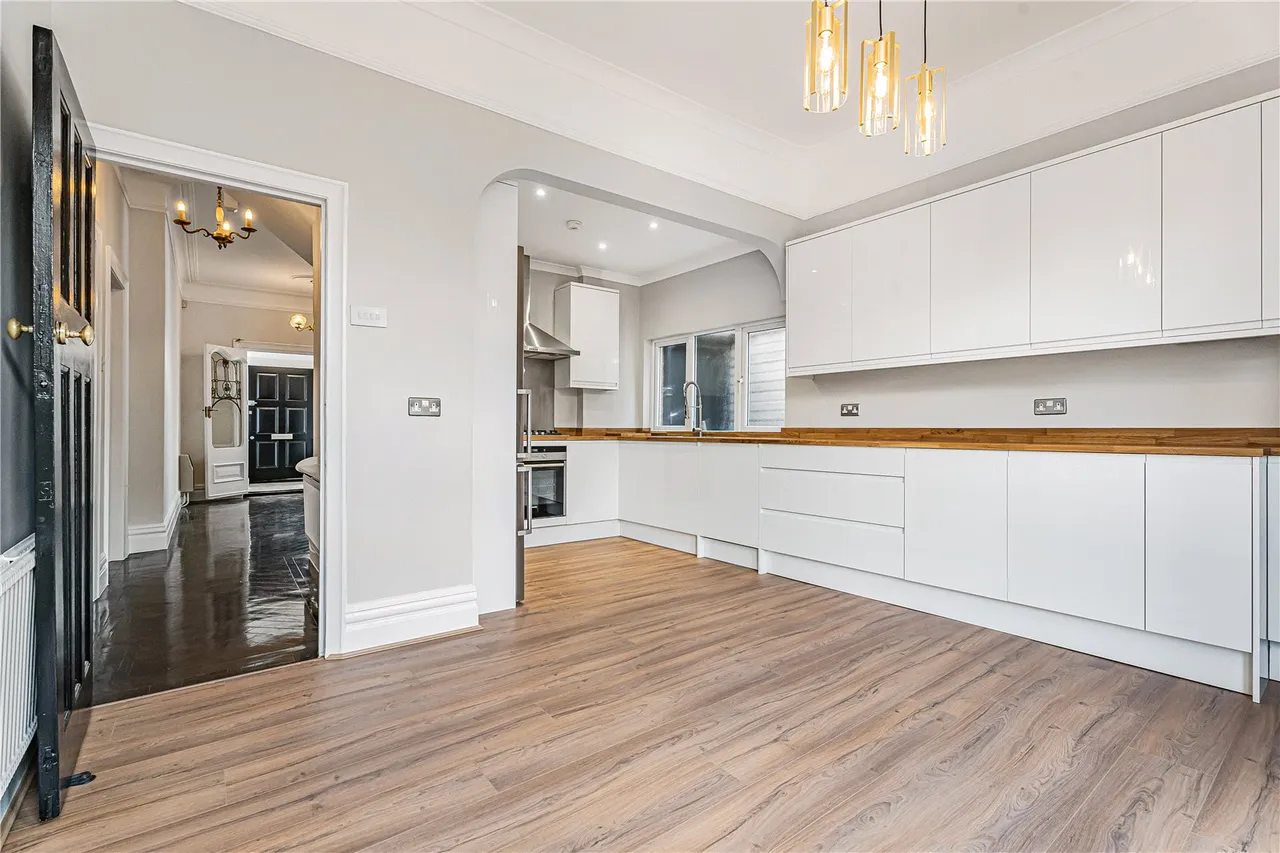 Chandos Avenue, Whetstone, N20 9EG, photo 3