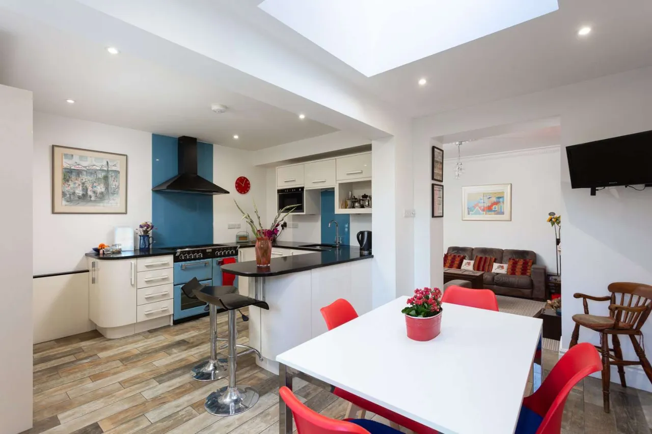 Acomb Road, York, YO24, photo 5