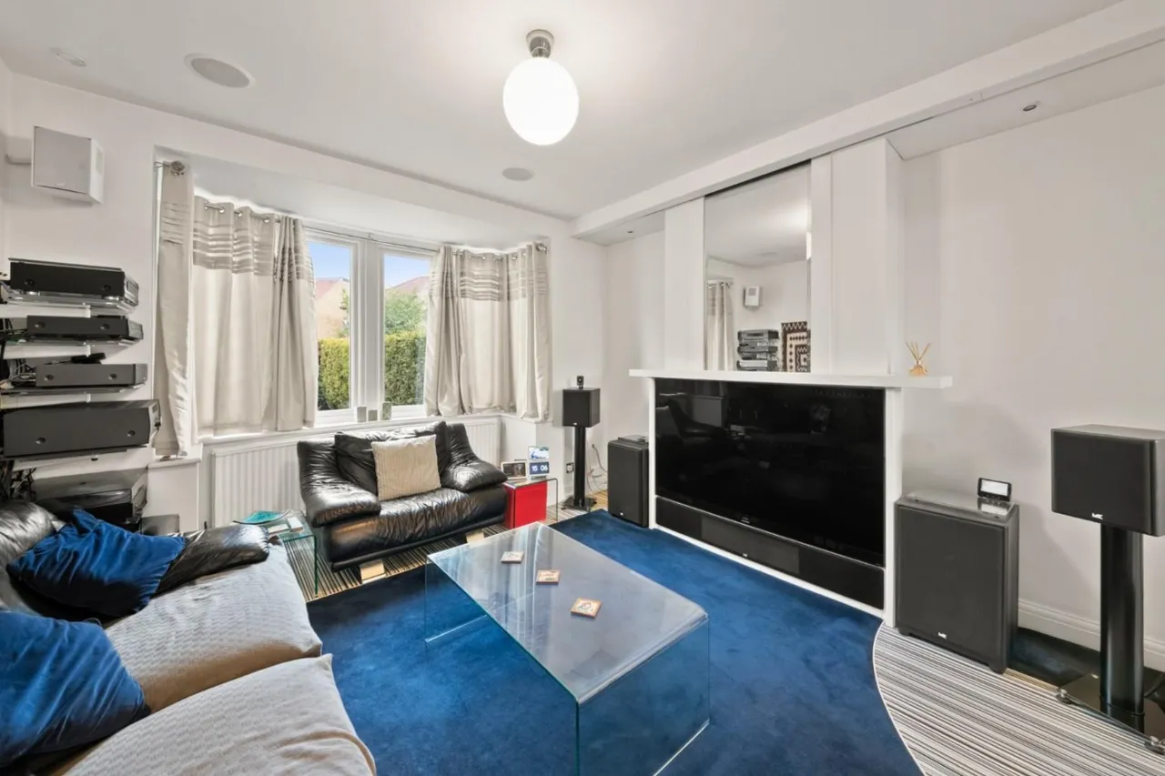Hamilton Road, Hayes, UB3, photo 3