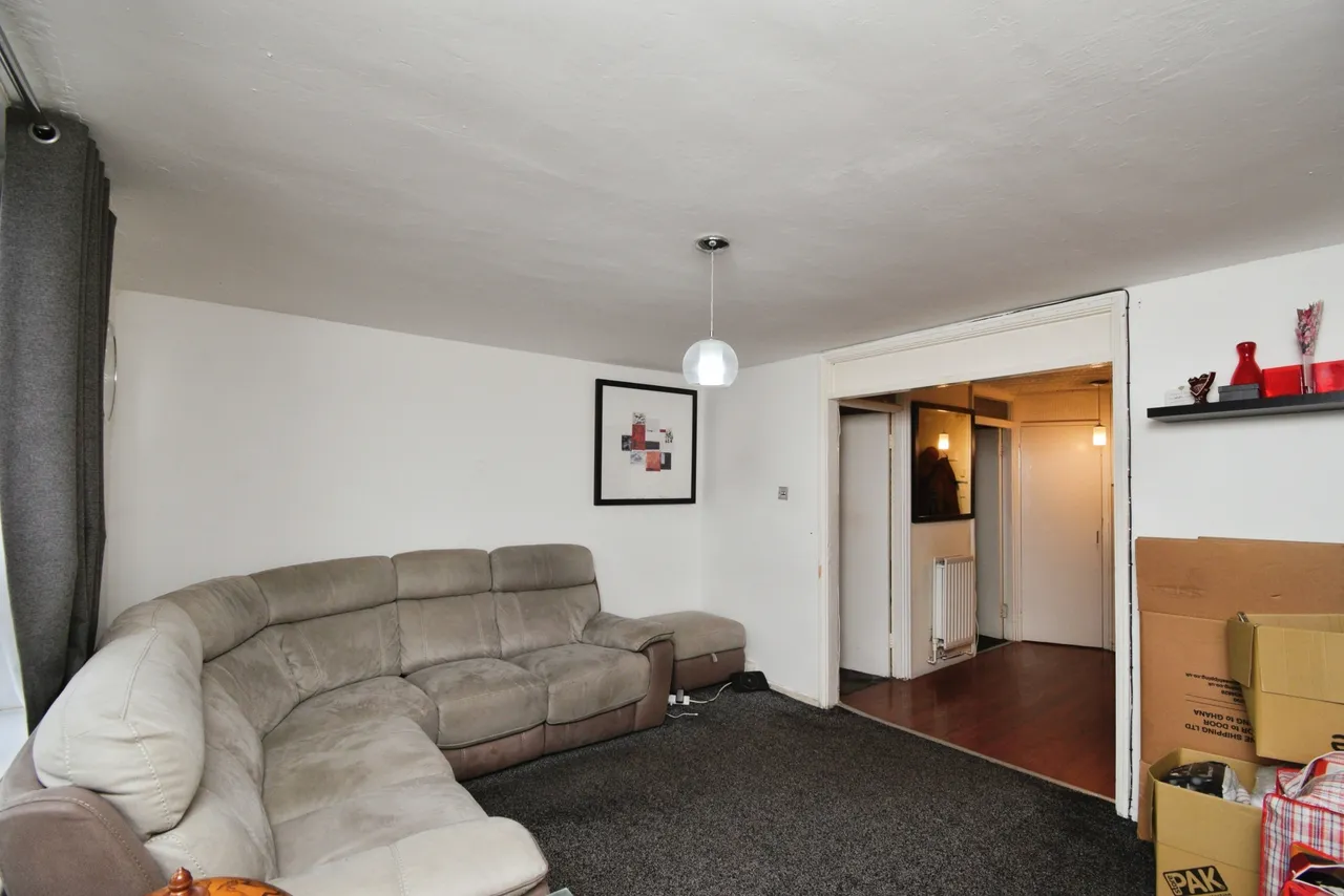 Boundary Road, London, E13, photo 8