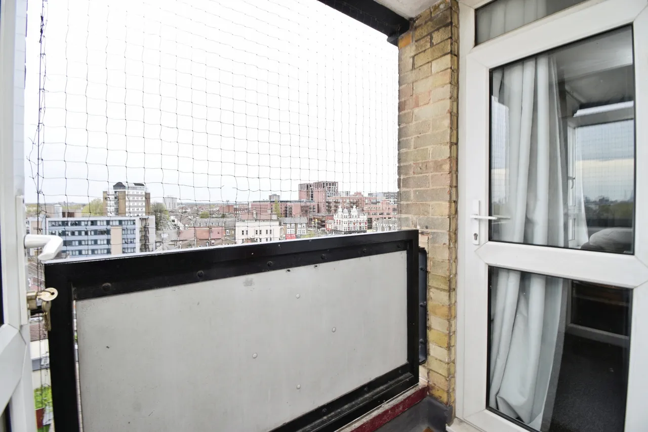 Boundary Road, London, E13, photo 15