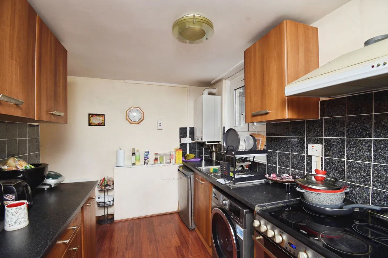 Boundary Road, London, E13, photo 14