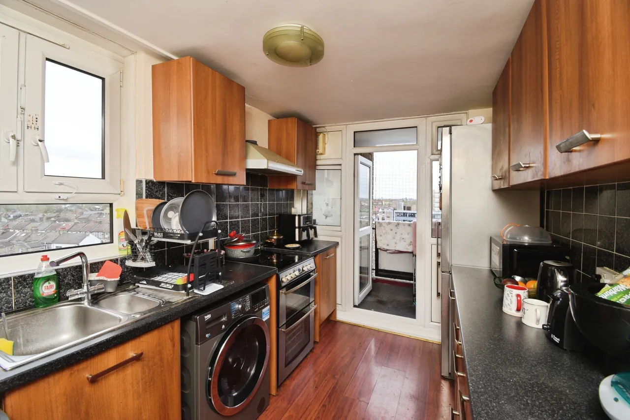 Boundary Road, London, E13, photo 13