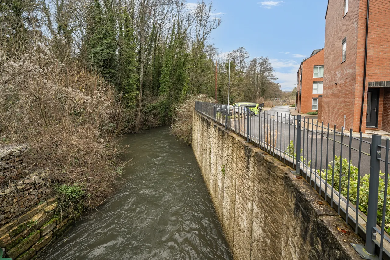 Bath Road, Woodchester, GL5, photo 2