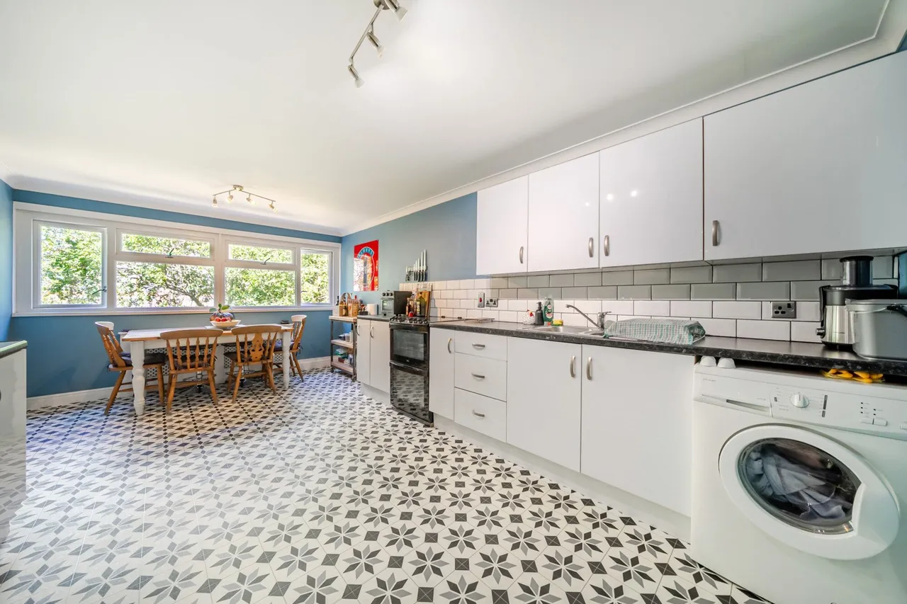 Bishops Mead, London, SE5, photo 4