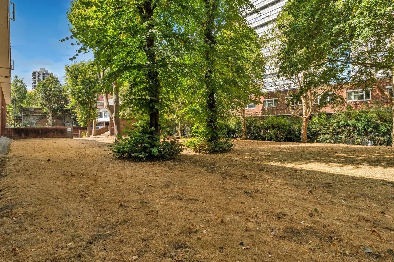 Bishops Mead, London, SE5, photo 12