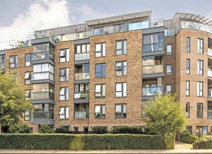 3 bed flat for sale, Neasden Lane, Harlesden, NW10