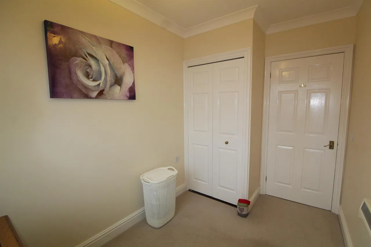 The Lodge, St. Judes Close, Englefield Green, Surrey, TW20 0DN, photo 10