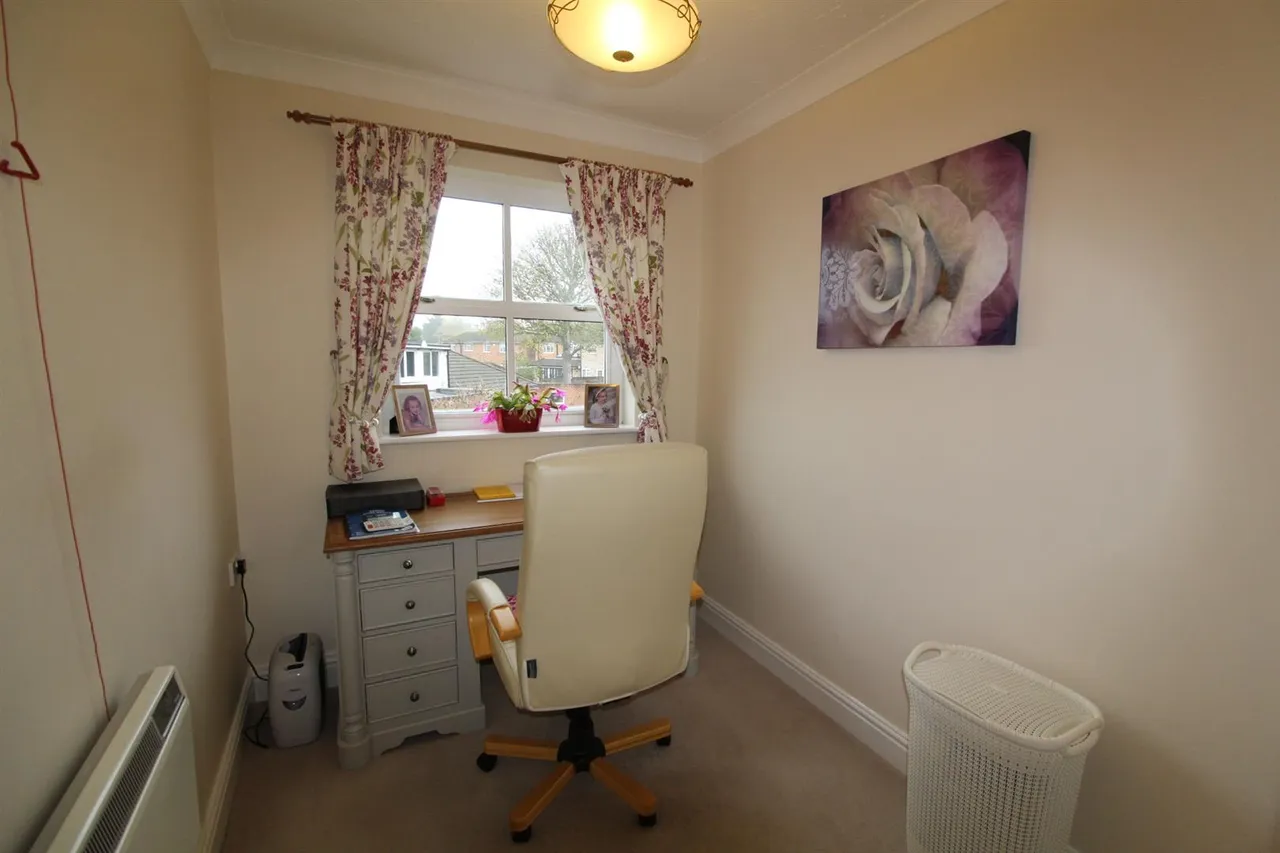The Lodge, St. Judes Close, Englefield Green, Surrey, TW20 0DN, photo 8