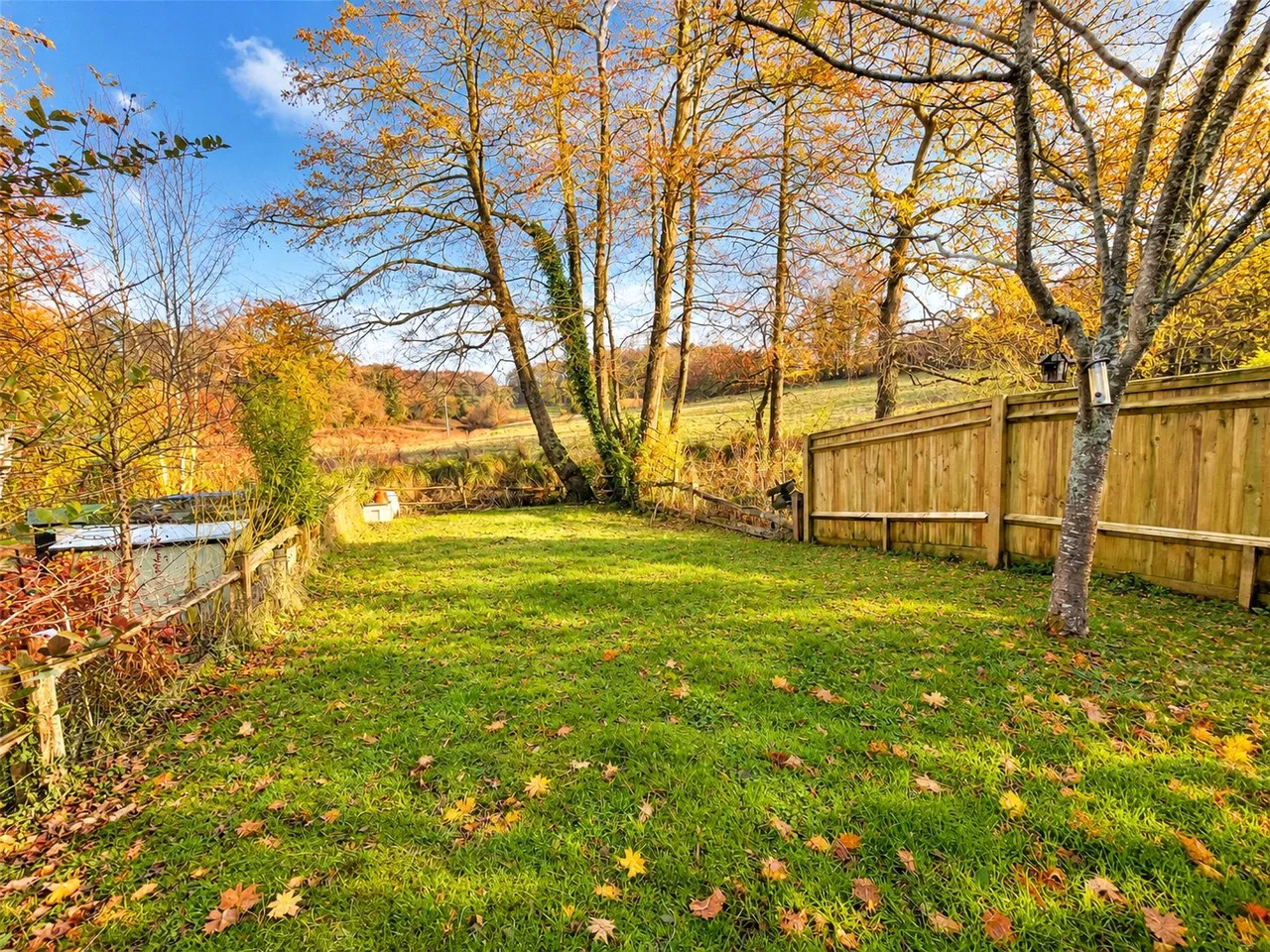 The Street, Hascombe, GU8, photo 16