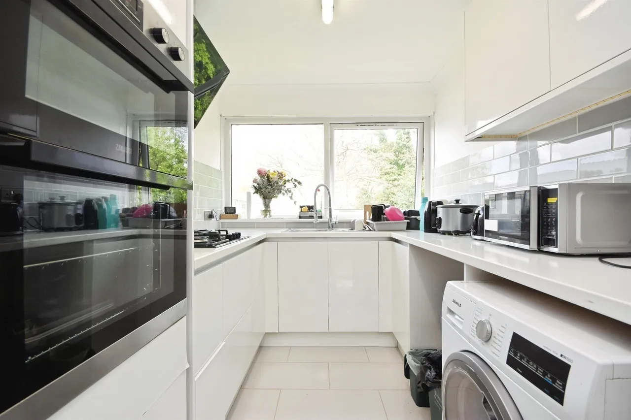 Cameron Close, Warley, Brentwood, photo 5