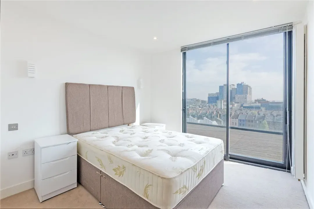 Plumbers Row, Whitechapel, London, E1, photo 4