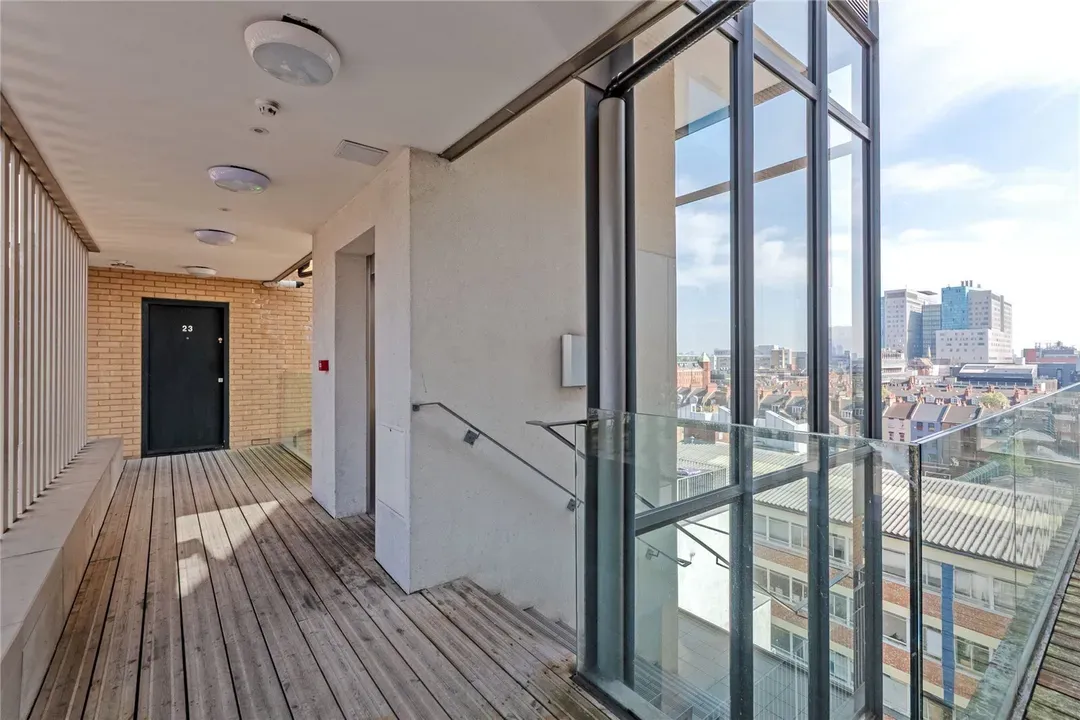 Plumbers Row, Whitechapel, London, E1, photo 8