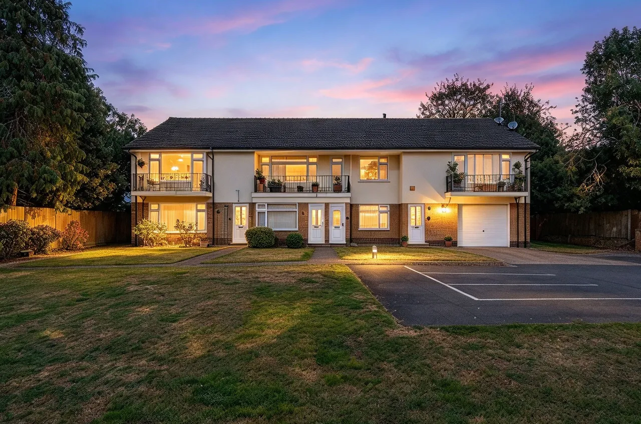 Frenchaye, Addlestone, KT15, photo 21