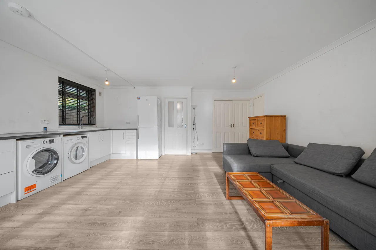 Frenchaye, Addlestone, KT15, photo 5