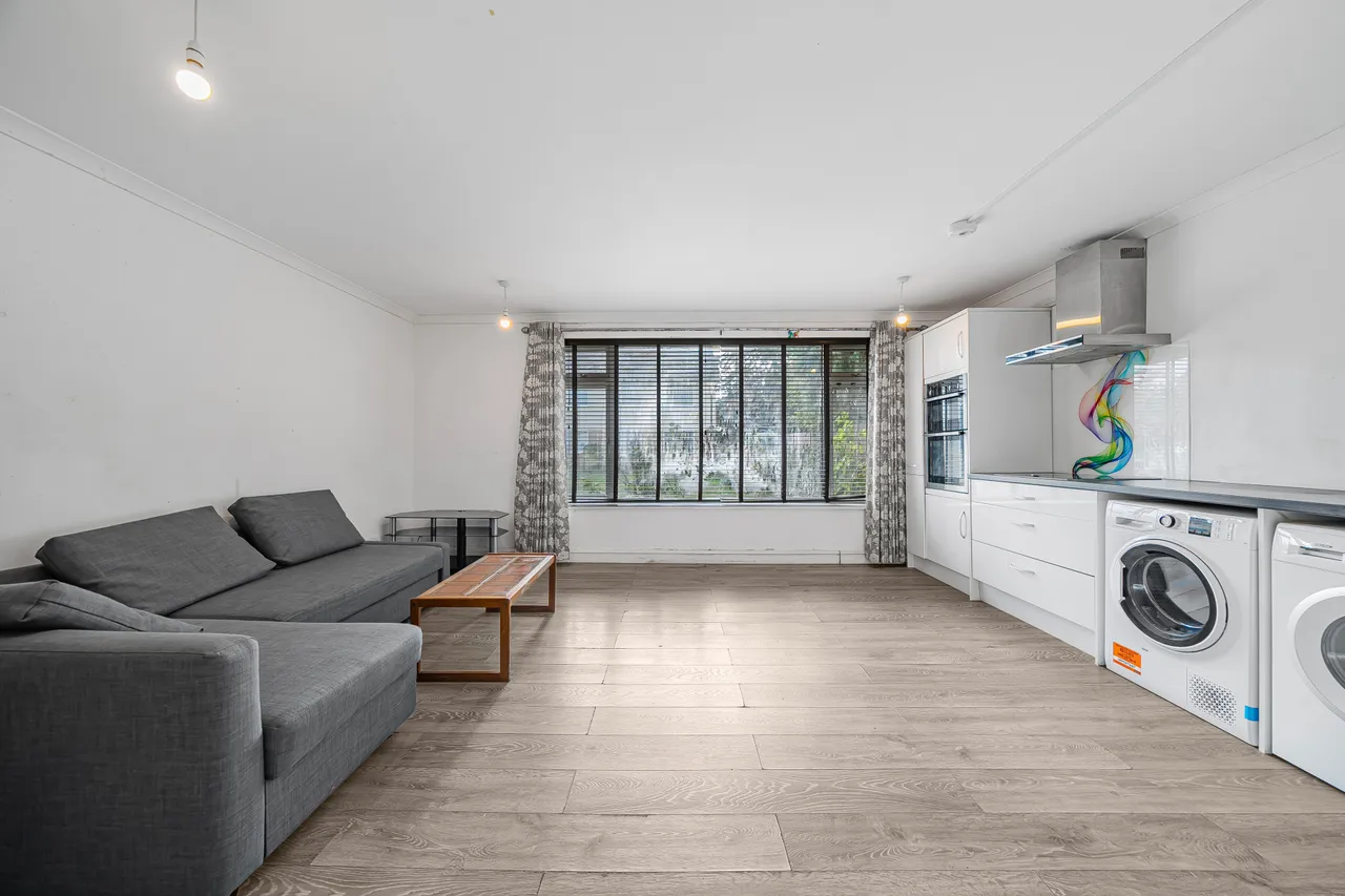 Frenchaye, Addlestone, KT15, photo 6