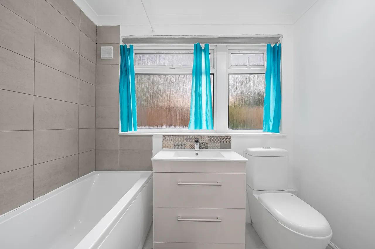Frenchaye, Addlestone, KT15, photo 15