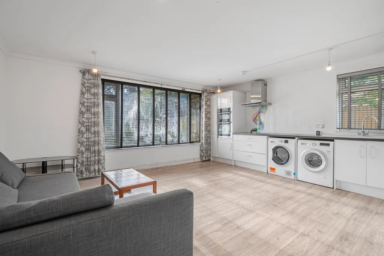 Frenchaye, Addlestone, KT15, photo 4