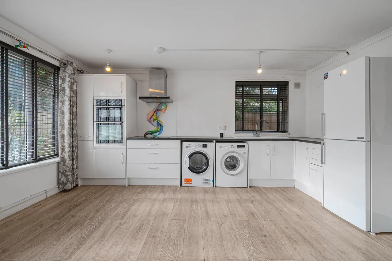 Frenchaye, Addlestone, KT15, photo 3