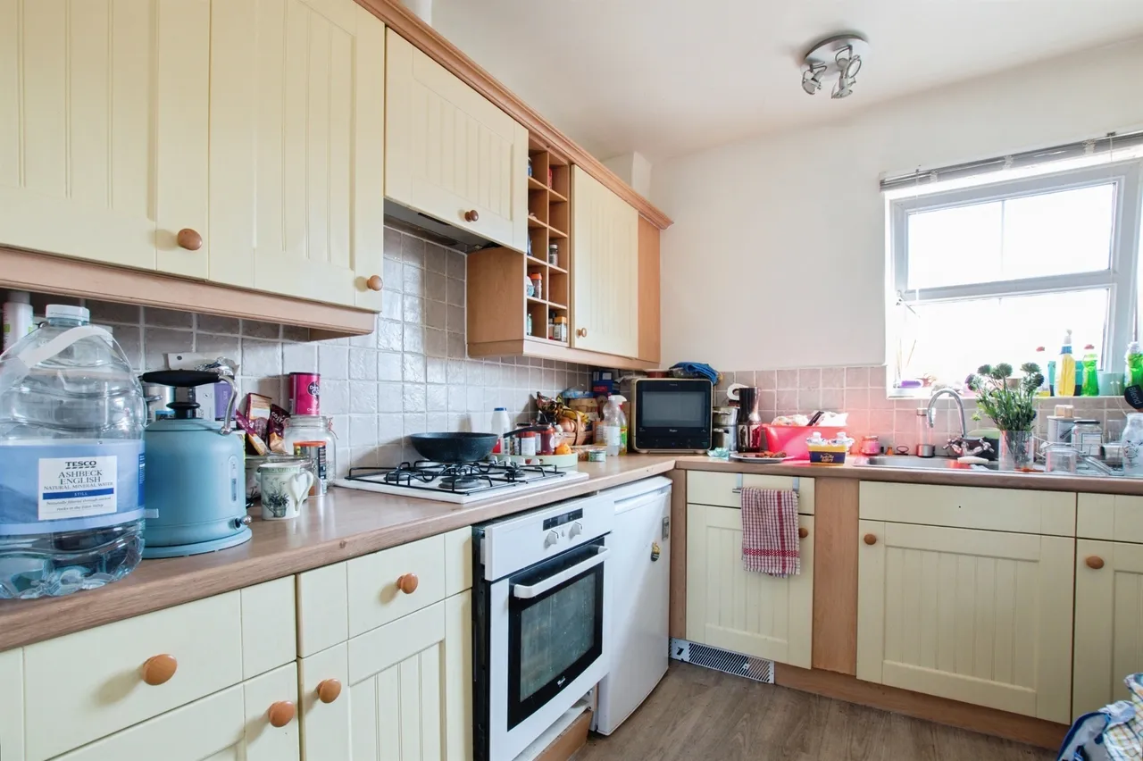 Cobham Road, Blandford Forum, DT11, photo 2