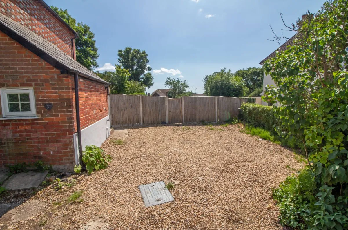 Lovedean Lane, Waterlooville, PO8 8HJ, photo 9