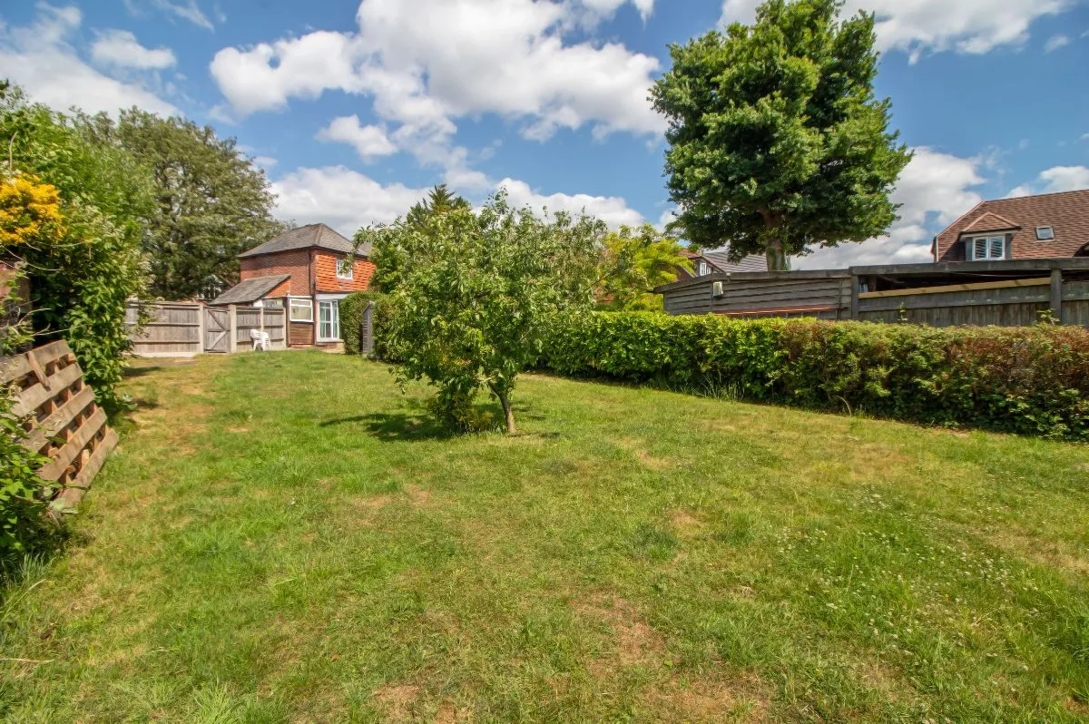 Lovedean Lane, Waterlooville, PO8 8HJ, photo 8