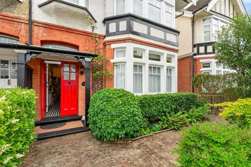 6 bed house for sale — Reigate Road, Worthing, BN11
