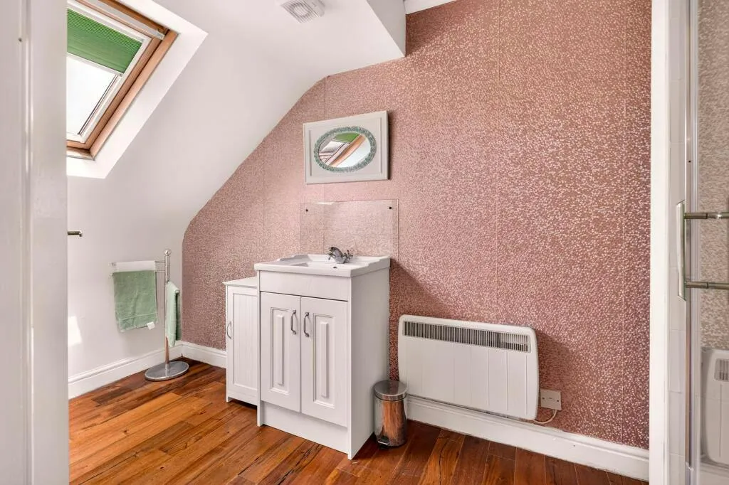 Reigate Road, Worthing, BN11, photo 36