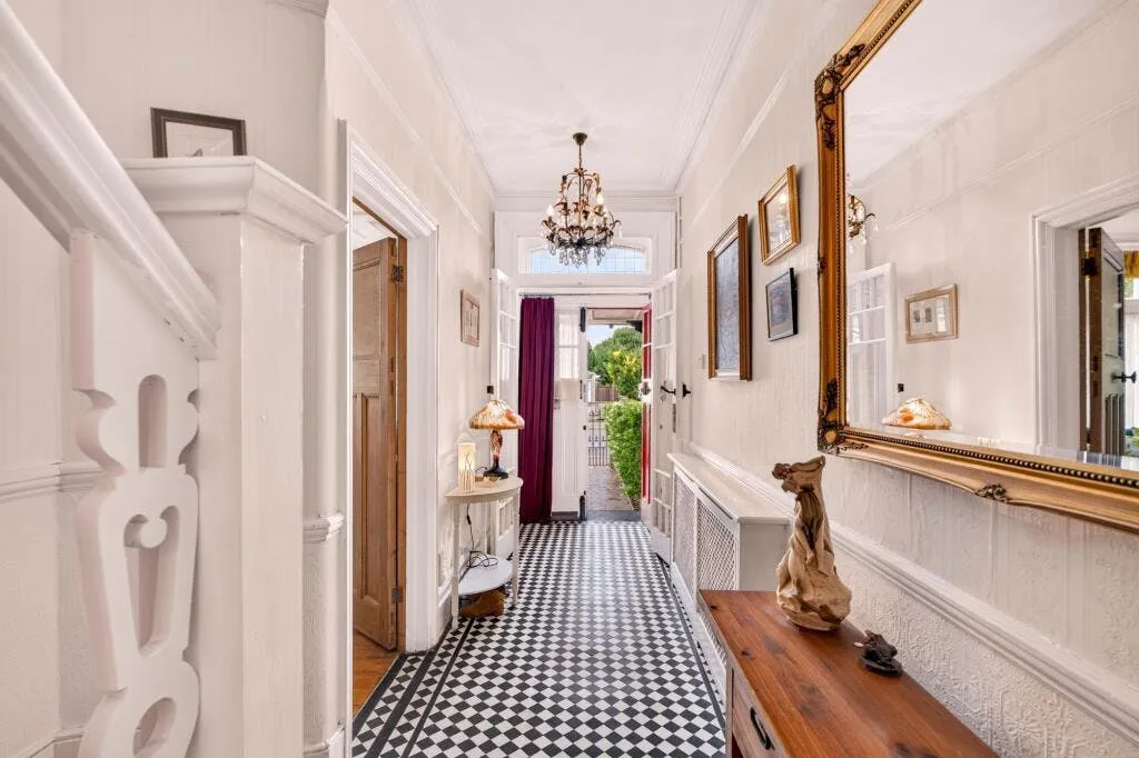 Reigate Road, Worthing, BN11, photo 2