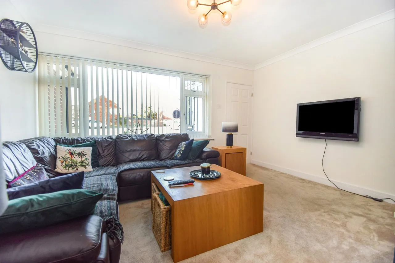 Devonshire Green, Farnham Royal, SL2, photo 11
