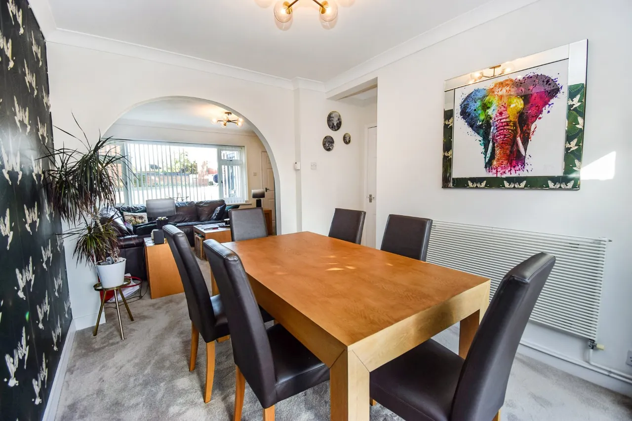 Devonshire Green, Farnham Royal, SL2, photo 12