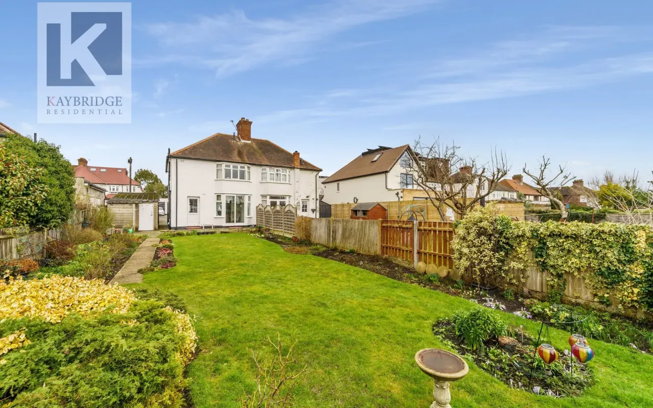 Walsingham Gardens, Epsom, KT19, photo 7