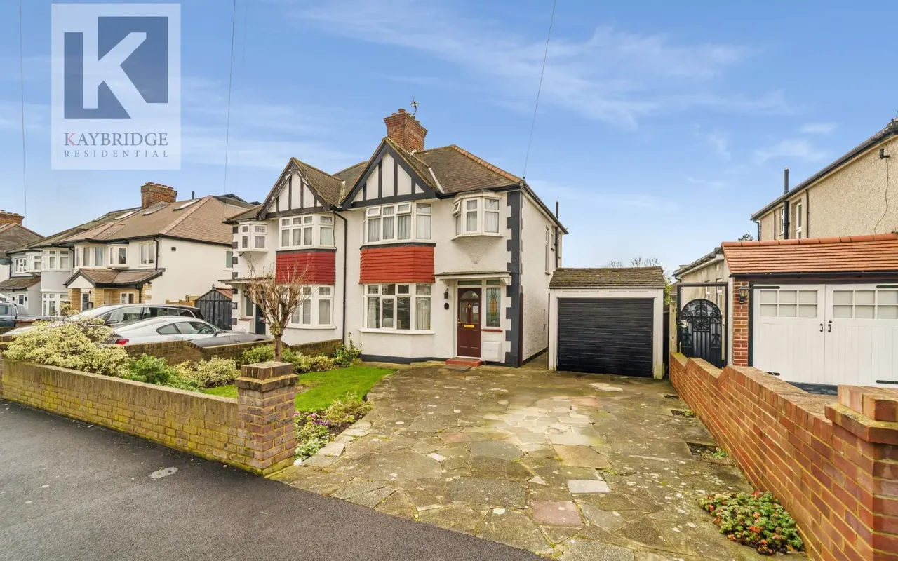 3 bed house for sale — Walsingham Gardens, Epsom, KT19