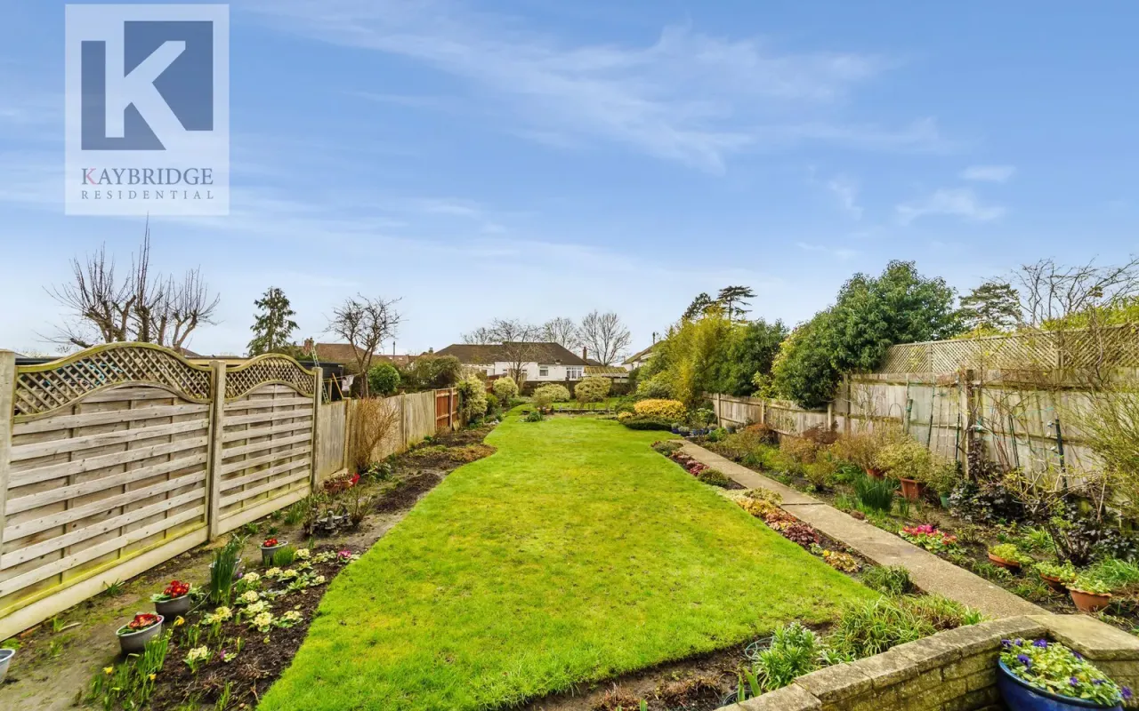 Walsingham Gardens, Epsom, KT19, photo 6