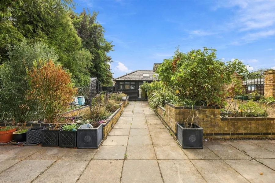 with 3 bedrooms in Fyfield, Ongar, CM5, photo 8