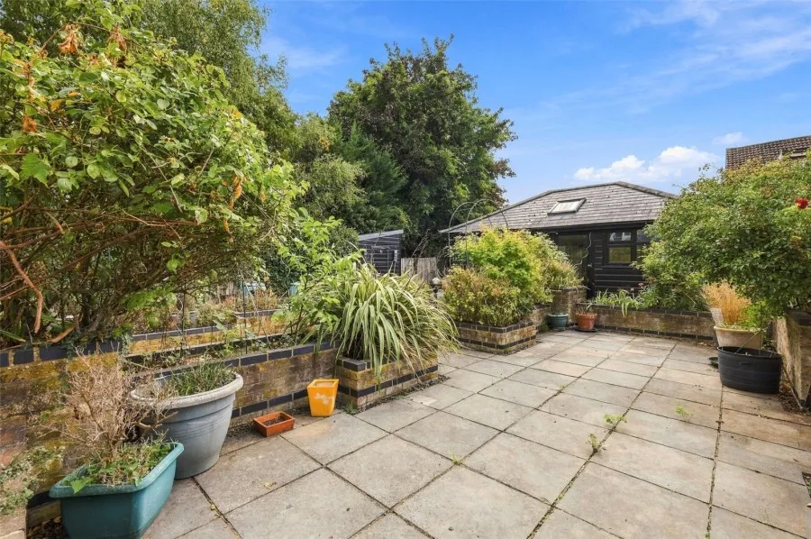 with 3 bedrooms in Fyfield, Ongar, CM5, photo 25